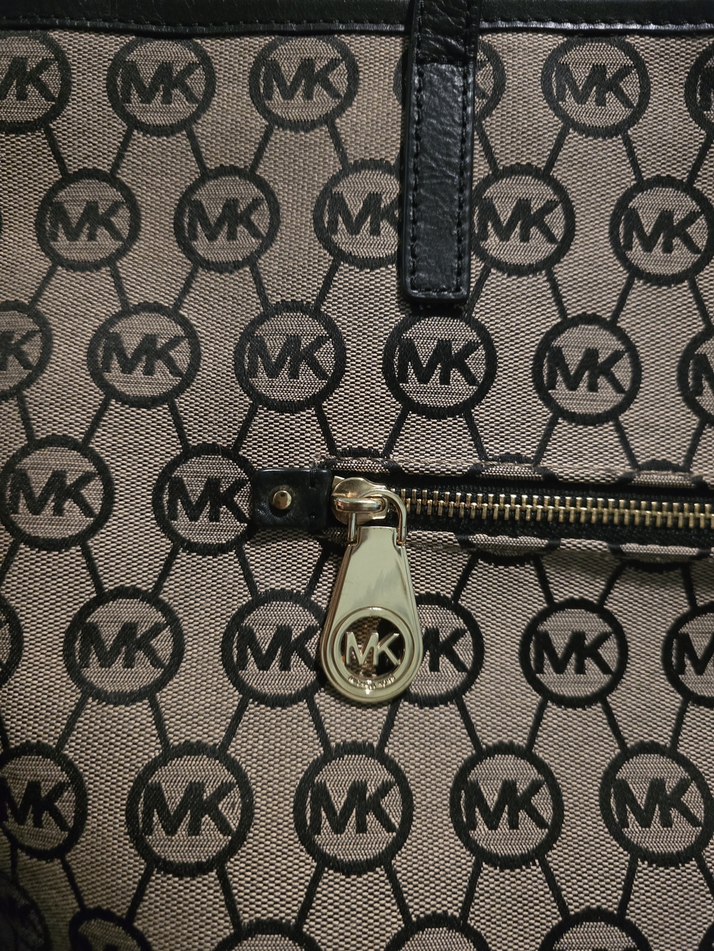 Michael Kors Beige & Black MK Logo Canvas Tote with Gold Hardware - Picture 2 of 4